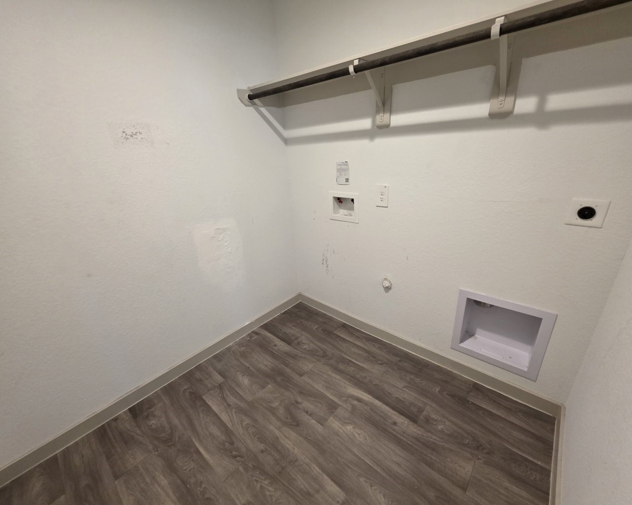 21 Desert Spring Lane Manvel, TX 77578 - Photo 17 of 20 Laundry