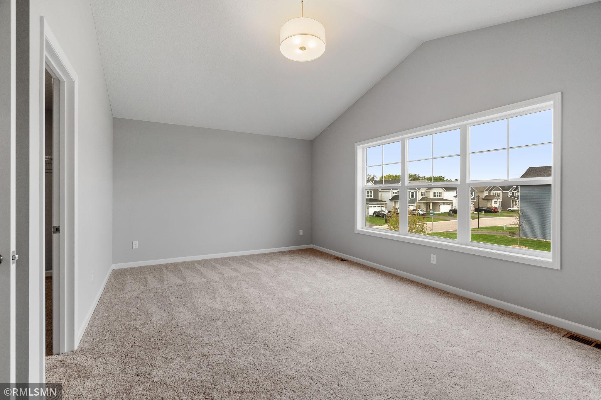 10592 Goodview Avenue South Cottage Grove, MN 55016 - Photo 7 of 22