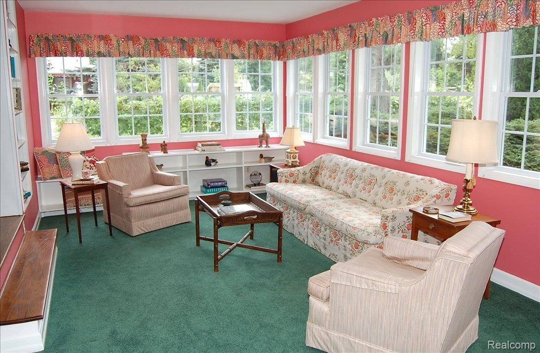 32433 Red Clover Road Farmington, MI 48334 - Photo 4 of 15 Family Room