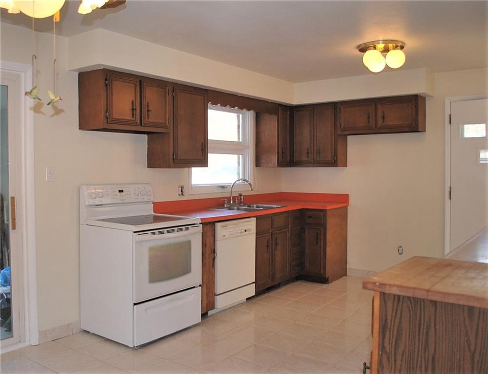 290 Douglass Road Beaver Falls, PA 15010 - Photo 8 of 22 Gallery Image 8