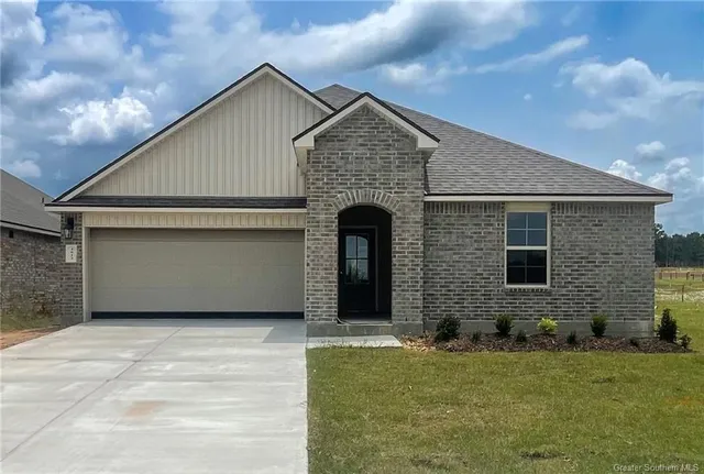 $232,500 | 4003 Savannah Oaks Drive, Lake Charles, LA 70607