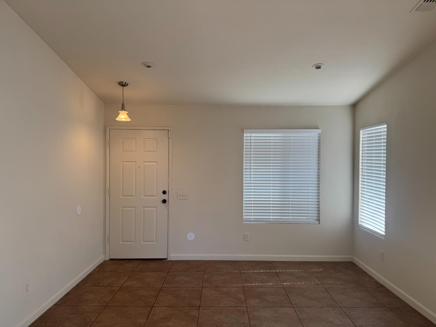 2529 Rushing River Drive Modesto, CA 95351 - Photo 4 of 22