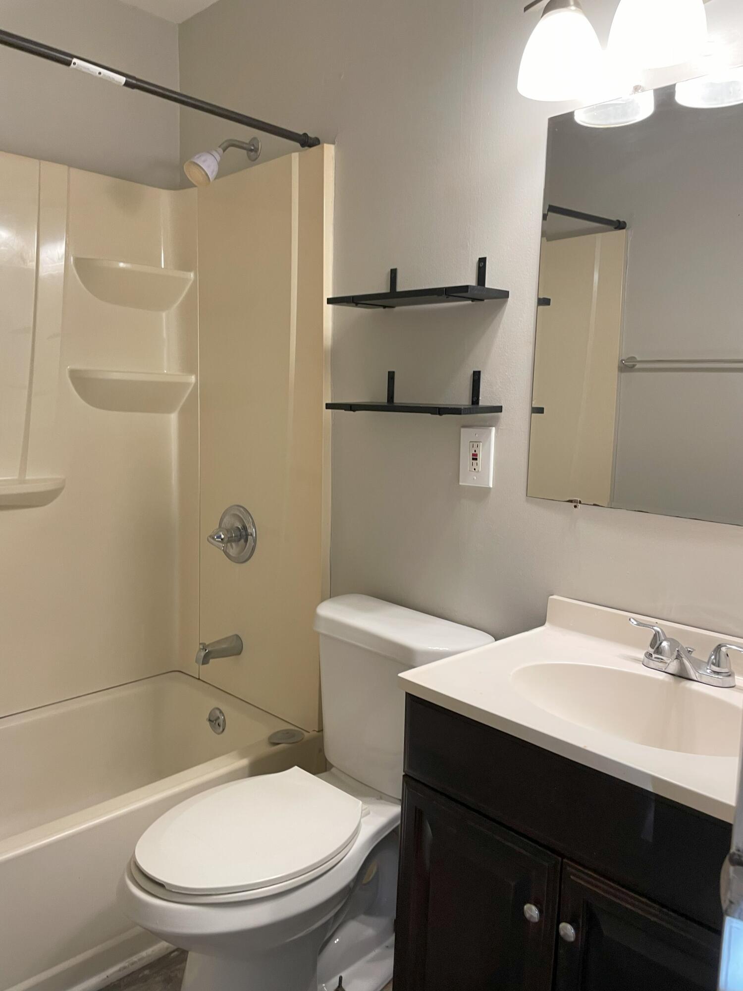 314 South Moore Road Chattanooga, TN 37411 - Photo 12 of 14 bathroom 2