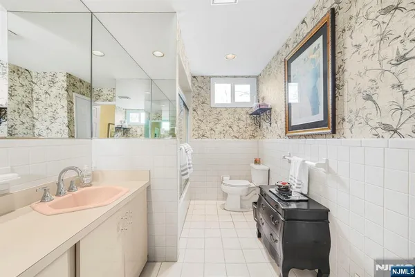 $1,100,000 | 13 Flanders Drive, Pine Brook, NJ 07058