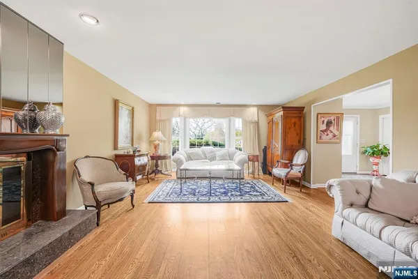 $1,100,000 | 13 Flanders Drive, Pine Brook, NJ 07058