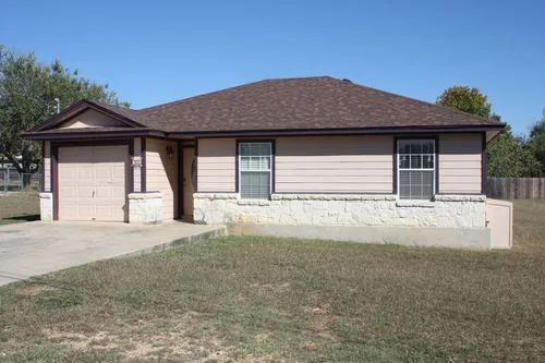 $1,650 | 114 Lakeview, Kerrville, TX 78028