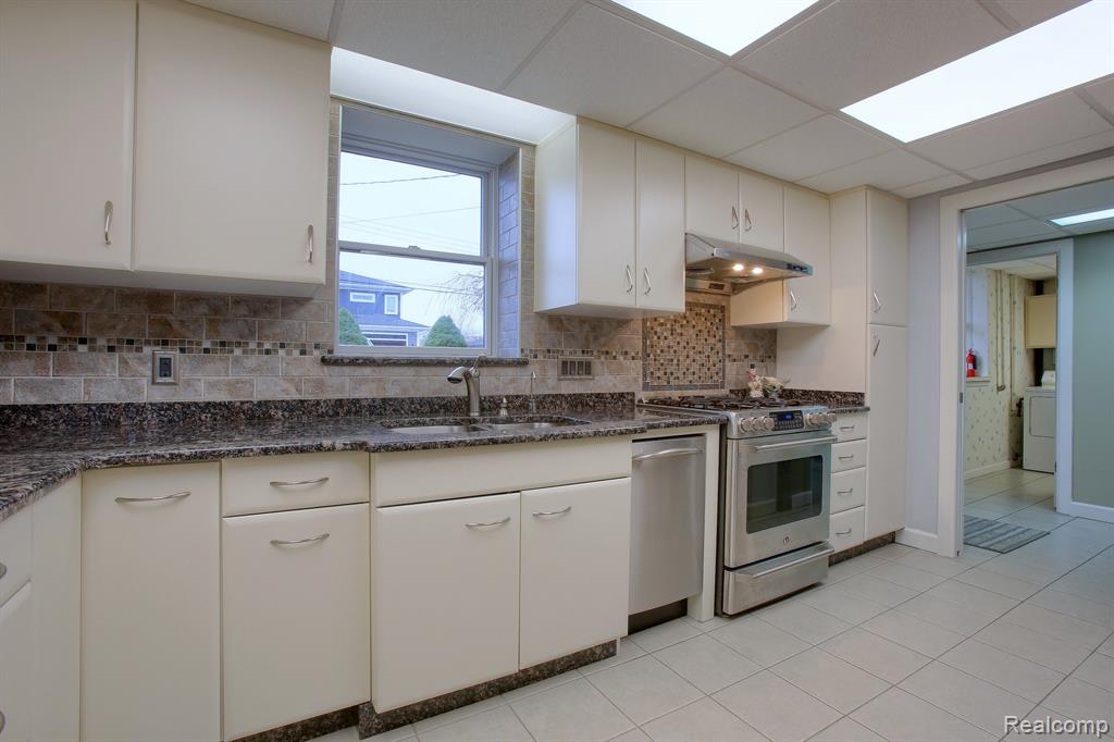 46070 Edgewater Street Chesterfield, MI 48047 - Photo 27 of 65