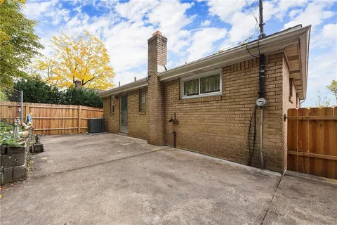 $300,000 | 3999 Boulevard Drive, Pittsburgh, PA 15217