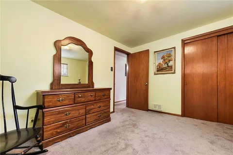 $300,000 | 3999 Boulevard Drive, Pittsburgh, PA 15217