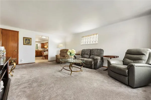 $280,000 | 3999 Boulevard Drive, Pittsburgh, PA 15217