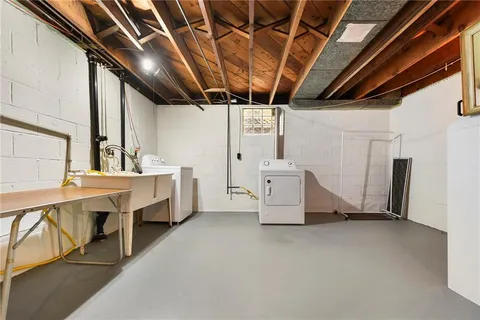 $300,000 | 3999 Boulevard Drive, Pittsburgh, PA 15217