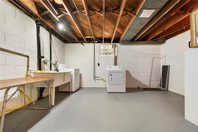 a view of a storage & utility room