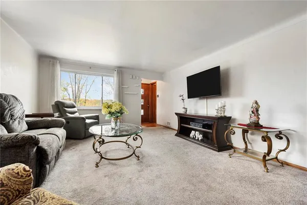 $280,000 | 3999 Boulevard Drive, Pittsburgh, PA 15217