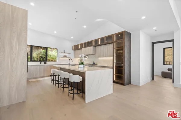 $60,000 | 6380 Meadows Court, Malibu, CA 90265