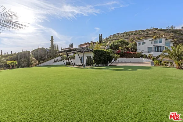 $60,000 | 6380 Meadows Court, Malibu, CA 90265