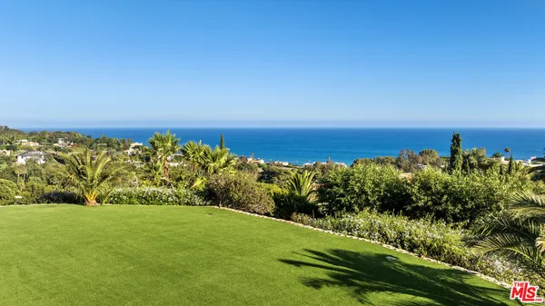 $60,000 | 6380 Meadows Court, Malibu, CA 90265