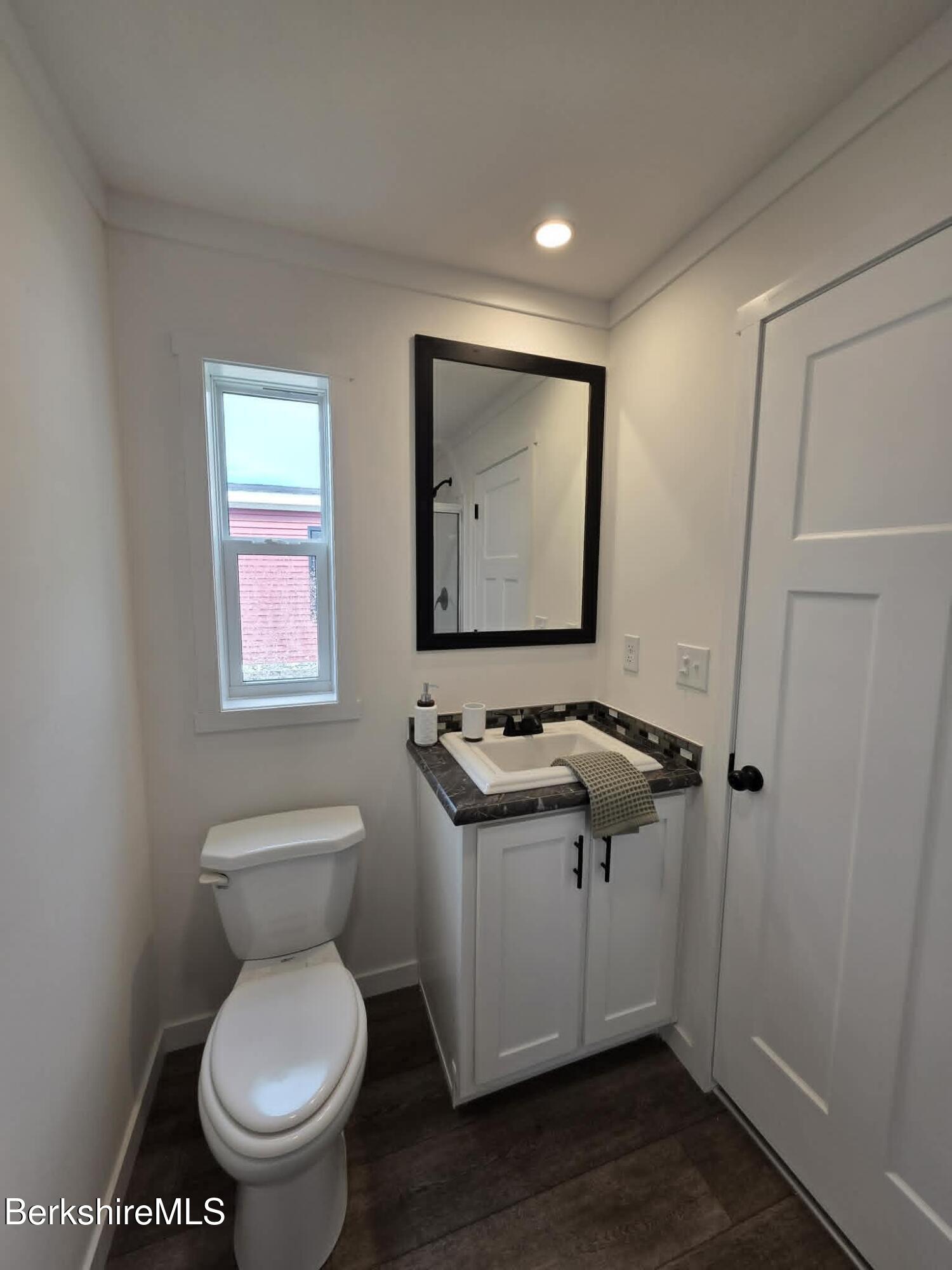 395 Cheshire Road, Unit 113 Pittsfield, MA 01201 - Photo 16 of 20 Primary Bathroom View