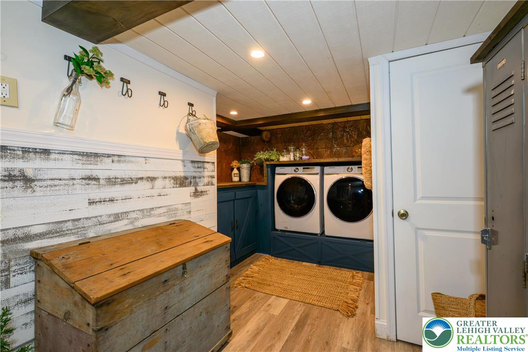 68 Mitchell Avenue Nazareth, PA 18064 - Photo 28 of 45 a utility room with dryer and washer