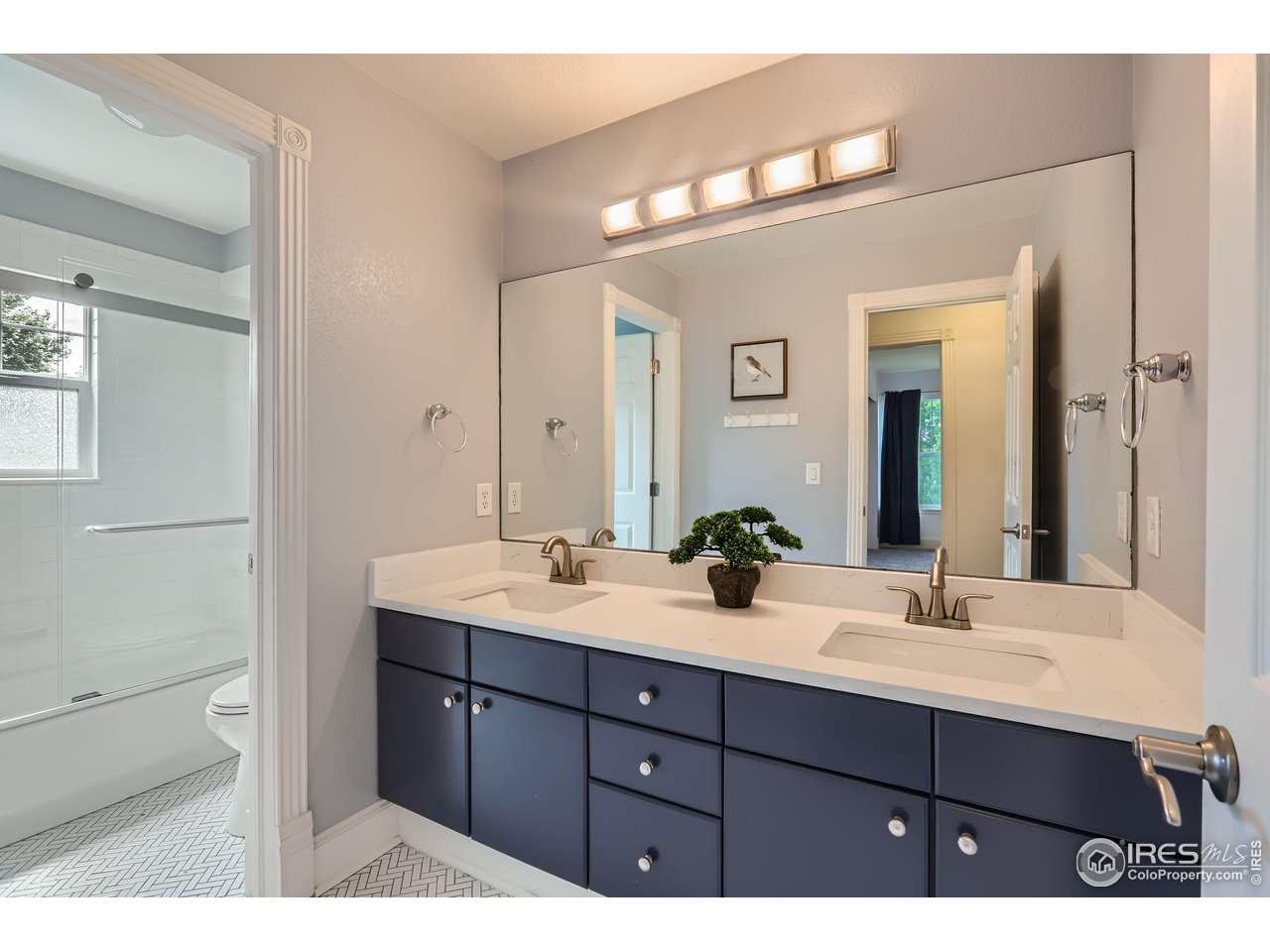 3525 Rinn Valley Drive Longmont, CO 80504 - Photo 26 of 44 upstairs bath with separate tub area