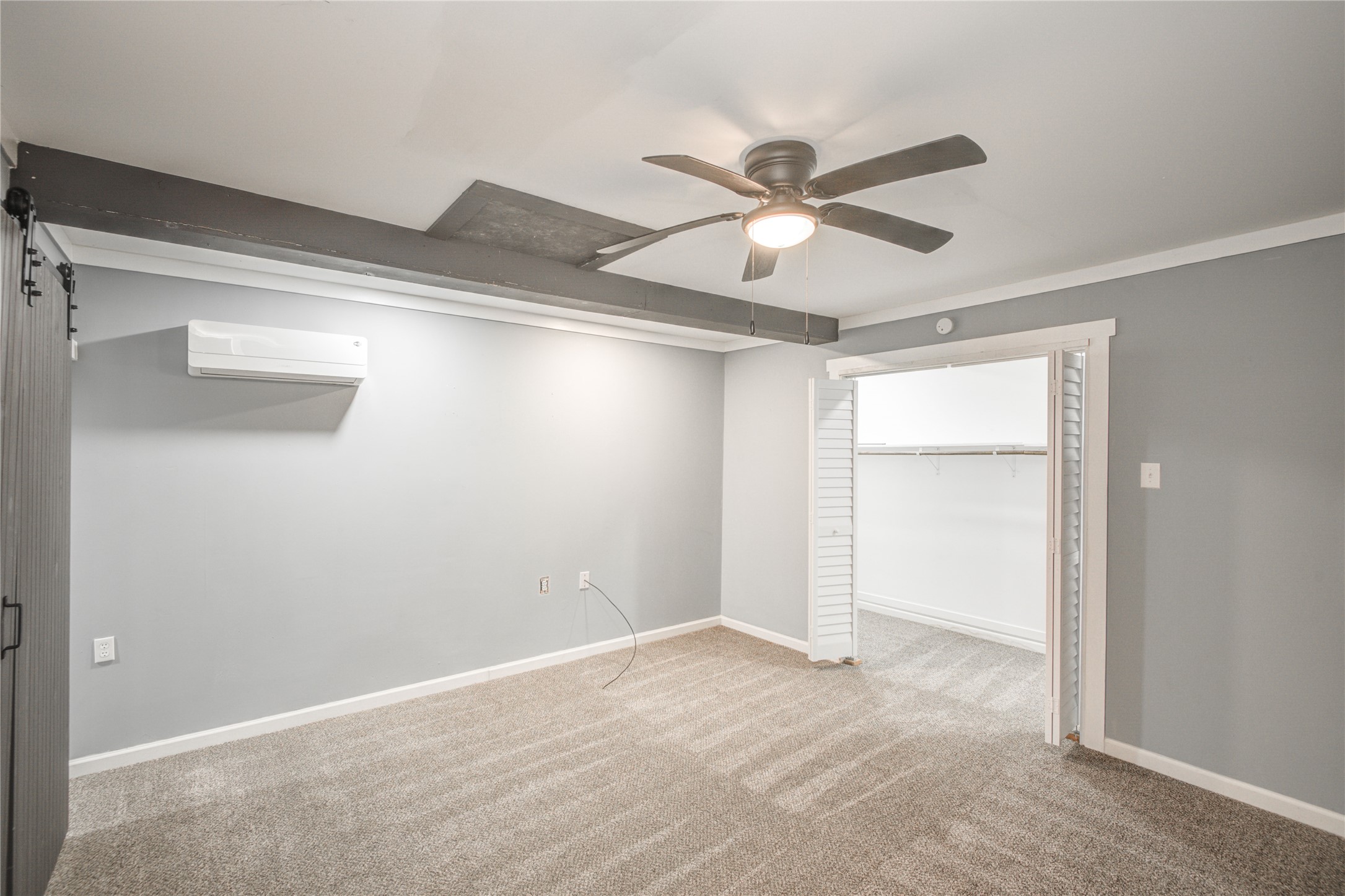 609 Hurst Place Angleton, TX 77515 - Photo 16 of 36 a view of an empty room