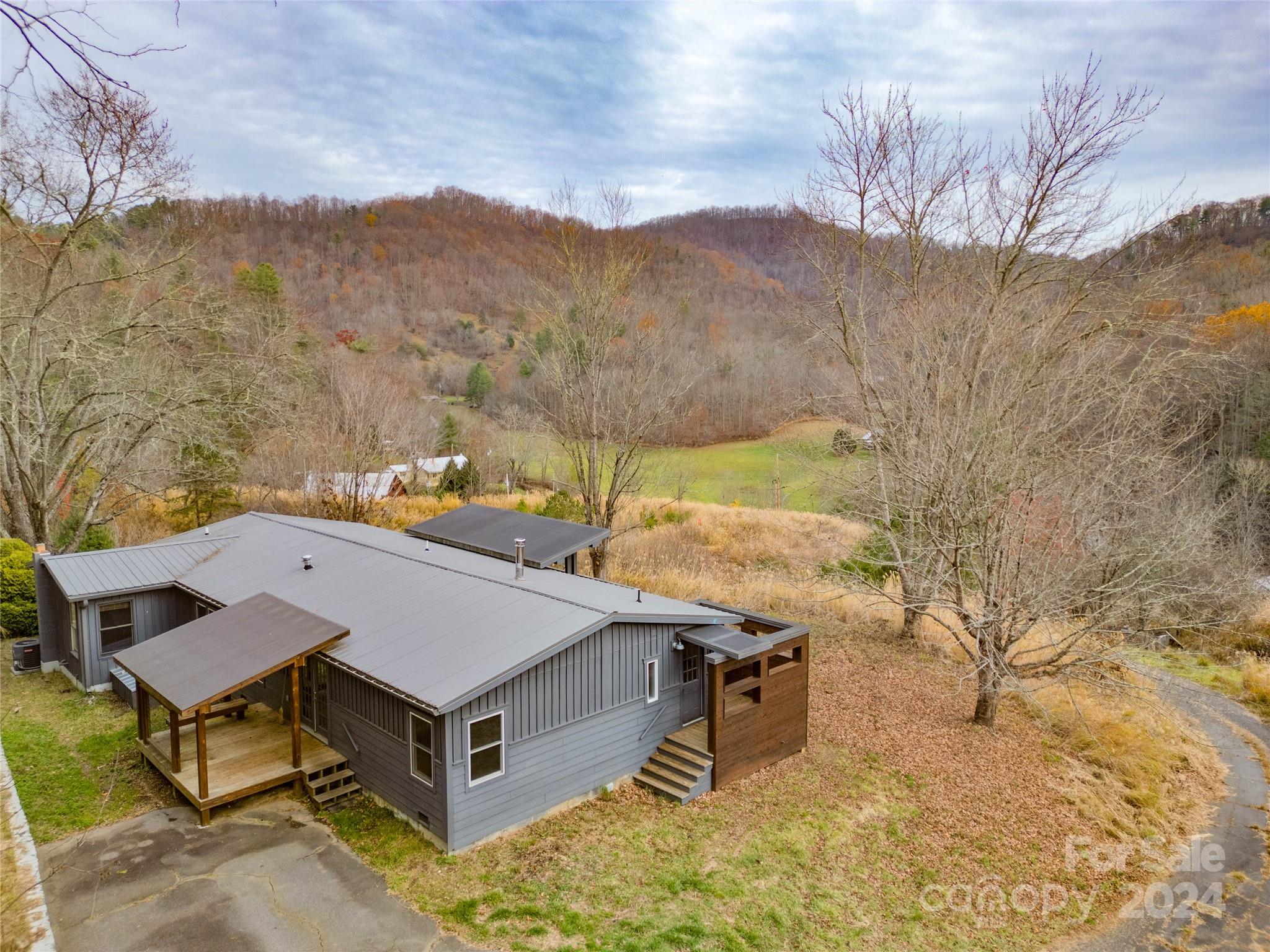 2089 East Fork Road Marshall, NC 28753 - Photo 1 of 40 Gallery Image 1