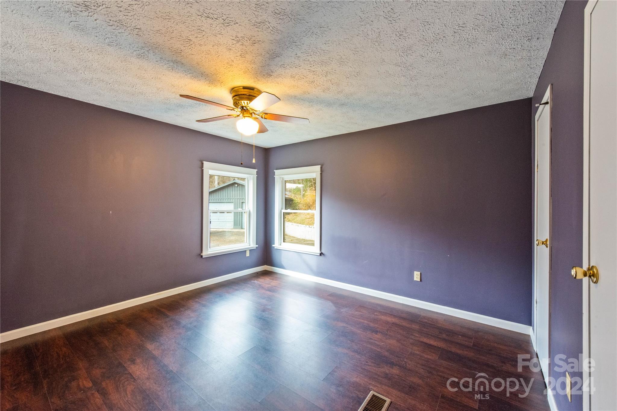 2089 East Fork Road Marshall, NC 28753 - Photo 11 of 40 Gallery Image 11