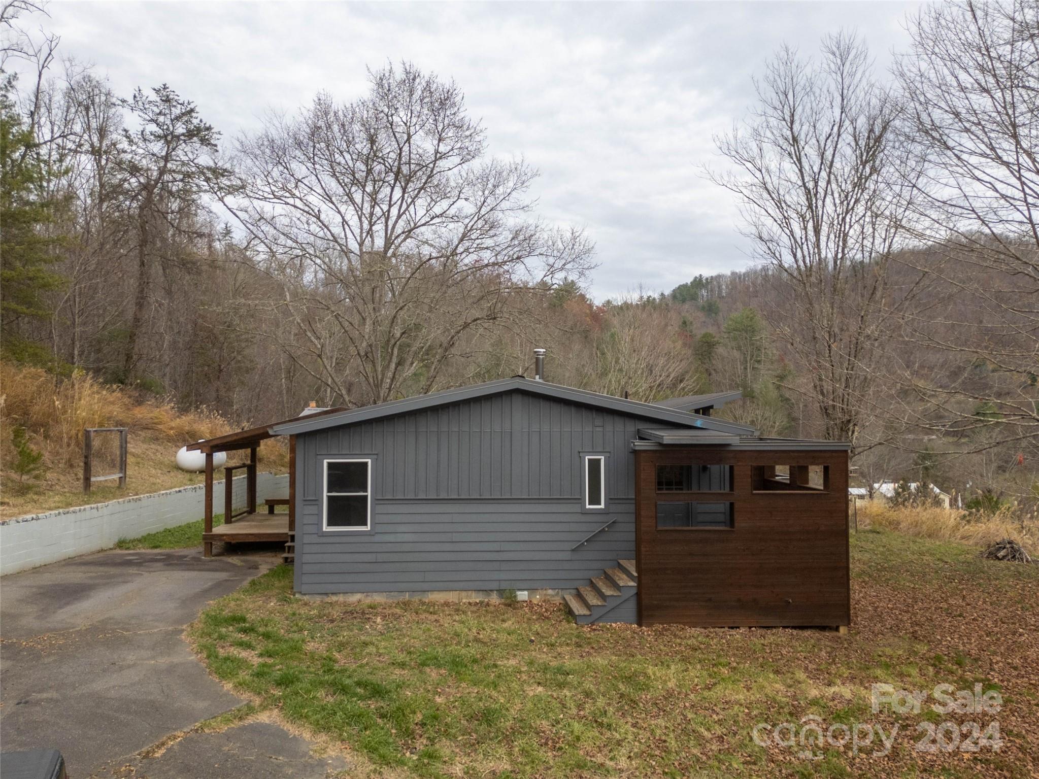 2089 East Fork Road Marshall, NC 28753 - Photo 7 of 40 Gallery Image 7