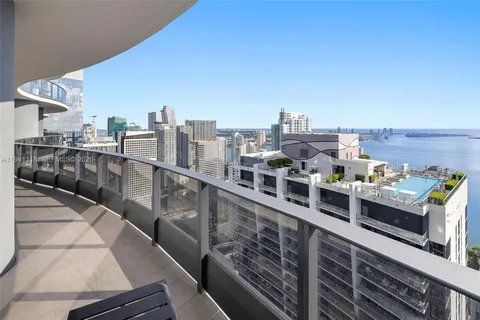 $3,245,000 | 1000 Brickell Plaza, Unit PH5403, Miami, FL 33131
