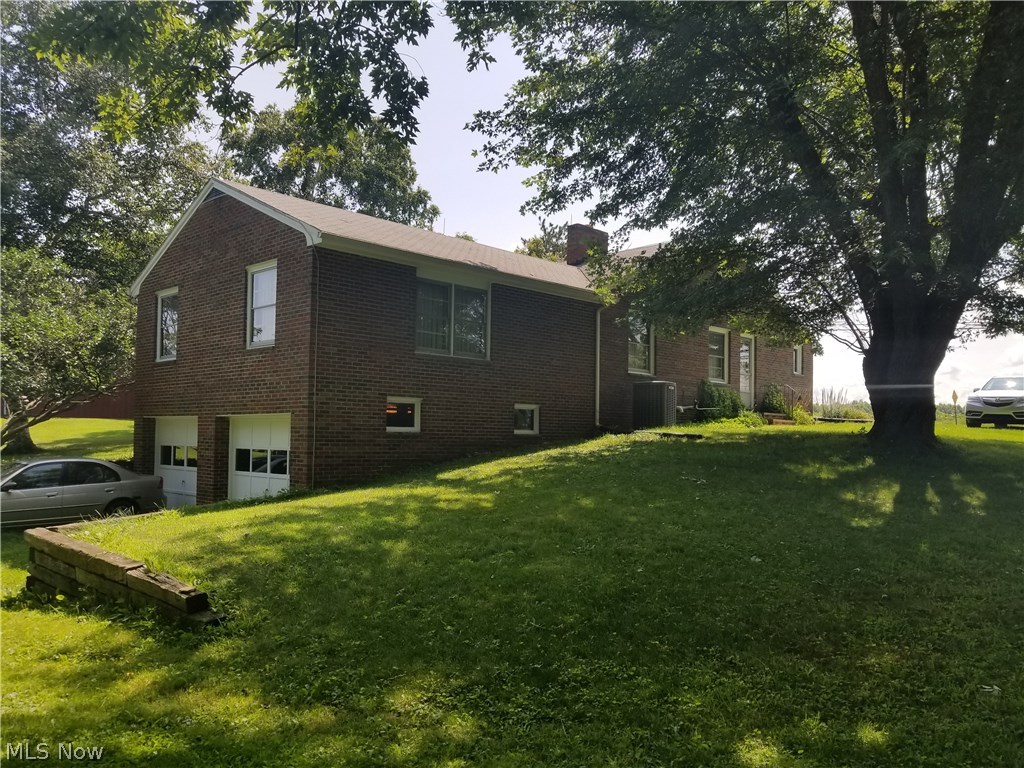 50226 Middle Ridge Road Amherst, OH 44001 - Photo 2 of 19