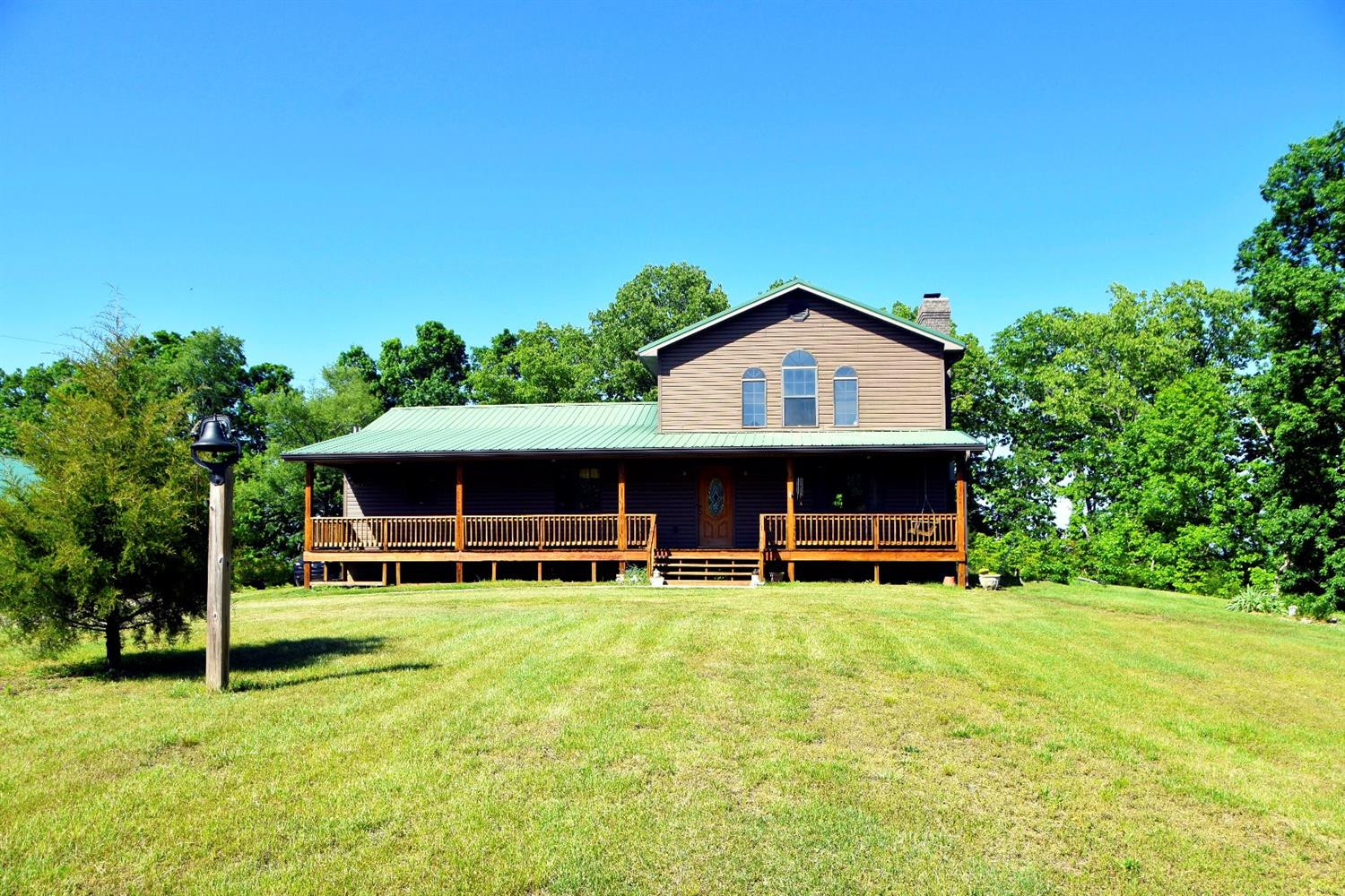 460 Red River Road Irvine, KY 40336 - Photo 14 of 53 52 feet long front porch!