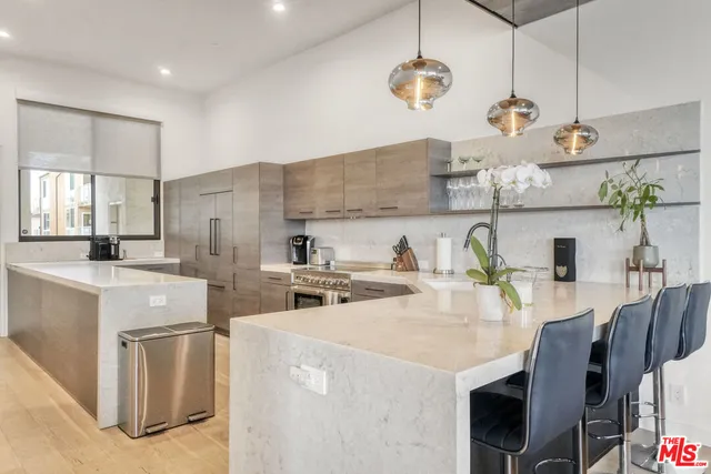 $2,395,000 | 6209 Pacific Avenue, Unit 201, Playa del Rey, CA 90293