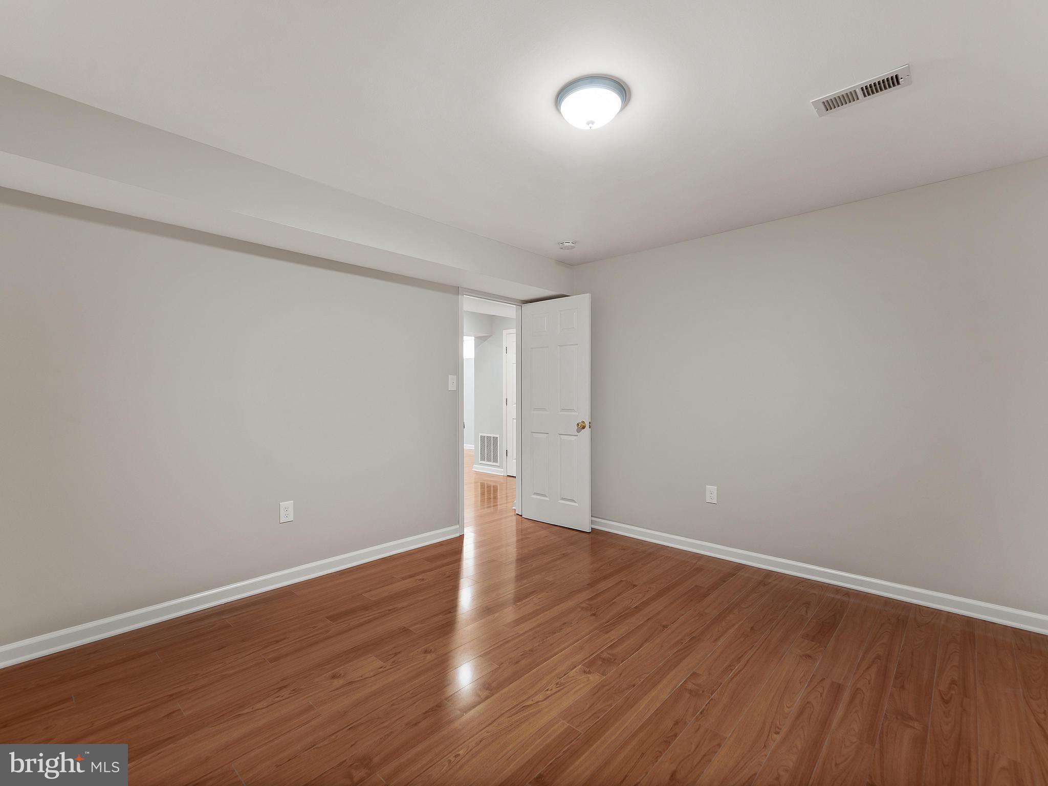 5807 Robinwood Road Baltimore, MD 21225 - Photo 36 of 41 Gallery Image 36