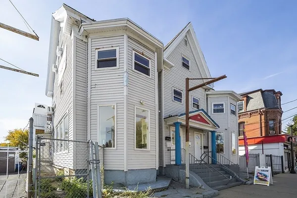 $1,250,000 | 324-326 Broadway, Lawrence, MA 01841