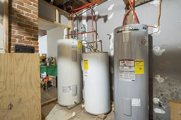 $1,250,000 | 324-326 Broadway, Lawrence, MA 01841