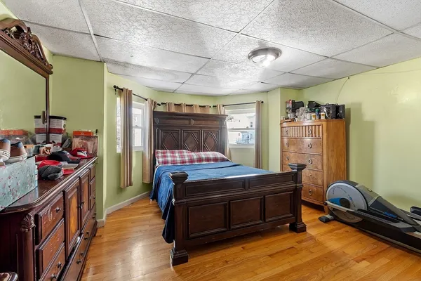 $1,250,000 | 324-326 Broadway, Lawrence, MA 01841