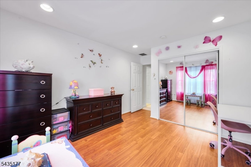 279 Janine Way Bridgewater, NJ 08807 - Photo 29 of 32