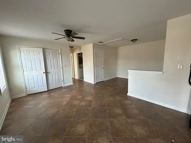 $1,500 | 4 North White Horse Pike, Lindenwold, NJ 08021