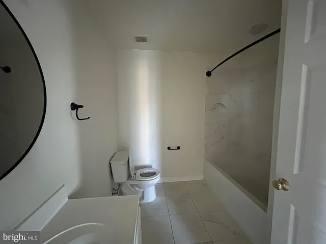 $1,500 | 4 North White Horse Pike, Lindenwold, NJ 08021