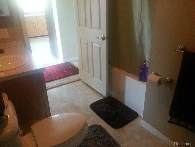 4206 East Mt Morris Road Mount Morris, MI 48458 - Photo 9 of 23 bath2.jpg