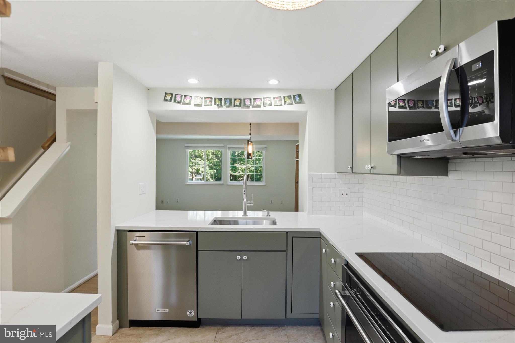 1660 Harvest Green Court Reston, VA 20194 - Photo 7 of 36