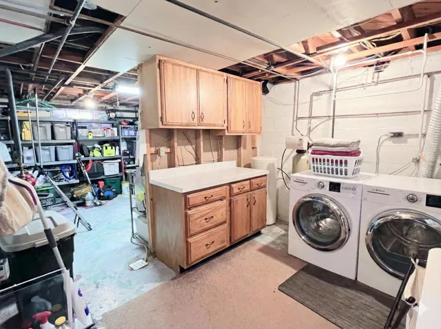 $219,900 | 2037 Clinton Street, Rockford, IL 61103