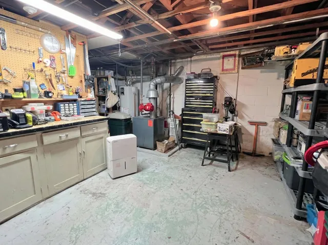 $219,900 | 2037 Clinton Street, Rockford, IL 61103