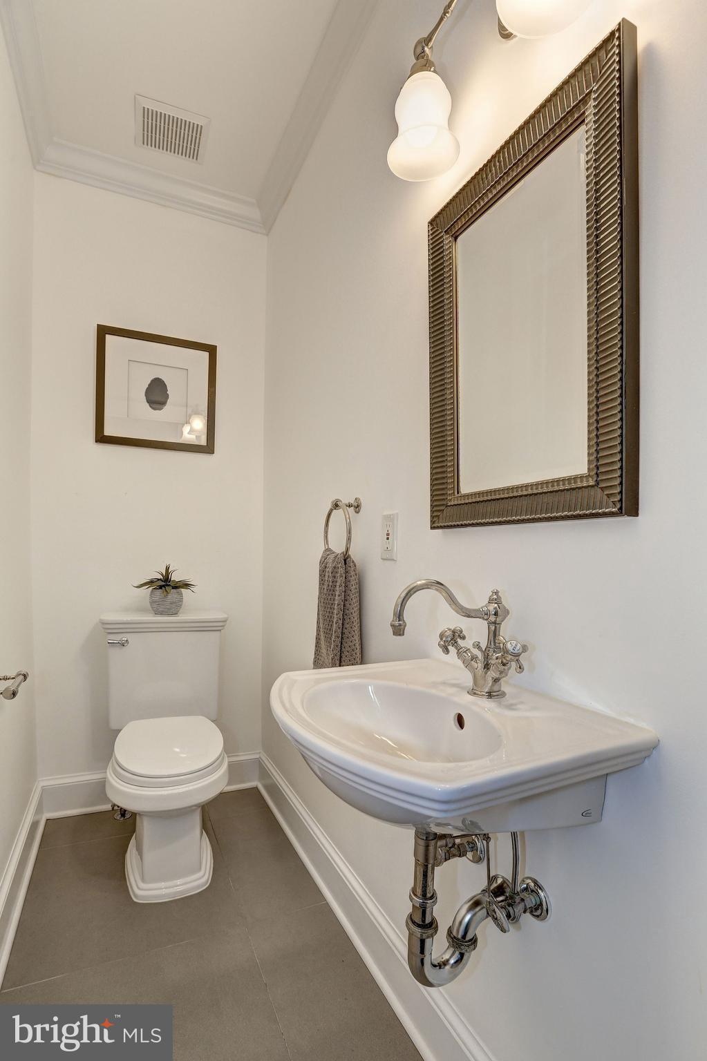 6315 Broad Branch Road Chevy Chase, MD 20815 - Photo 12 of 29 Interior (General)