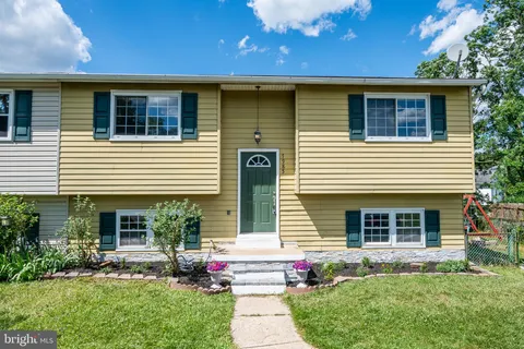 a front view of house with yard