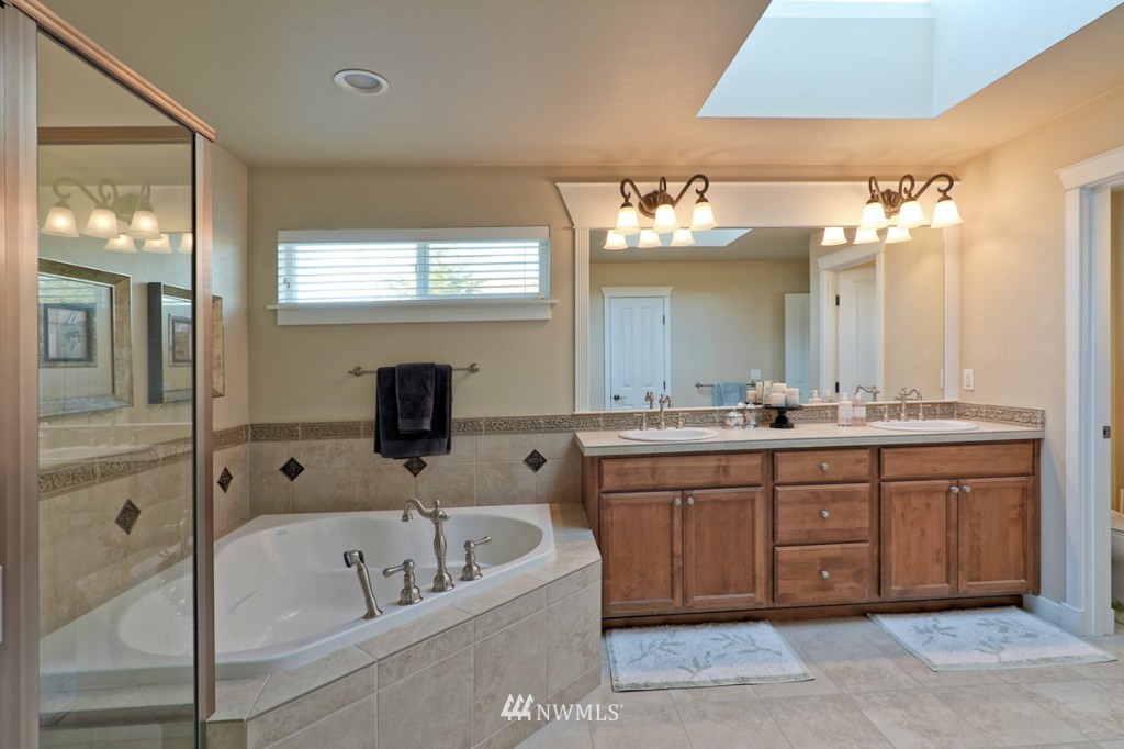3811 186th Place Southeast Bothell, WA 98012 - Photo 16 of 25 Gallery Image 16