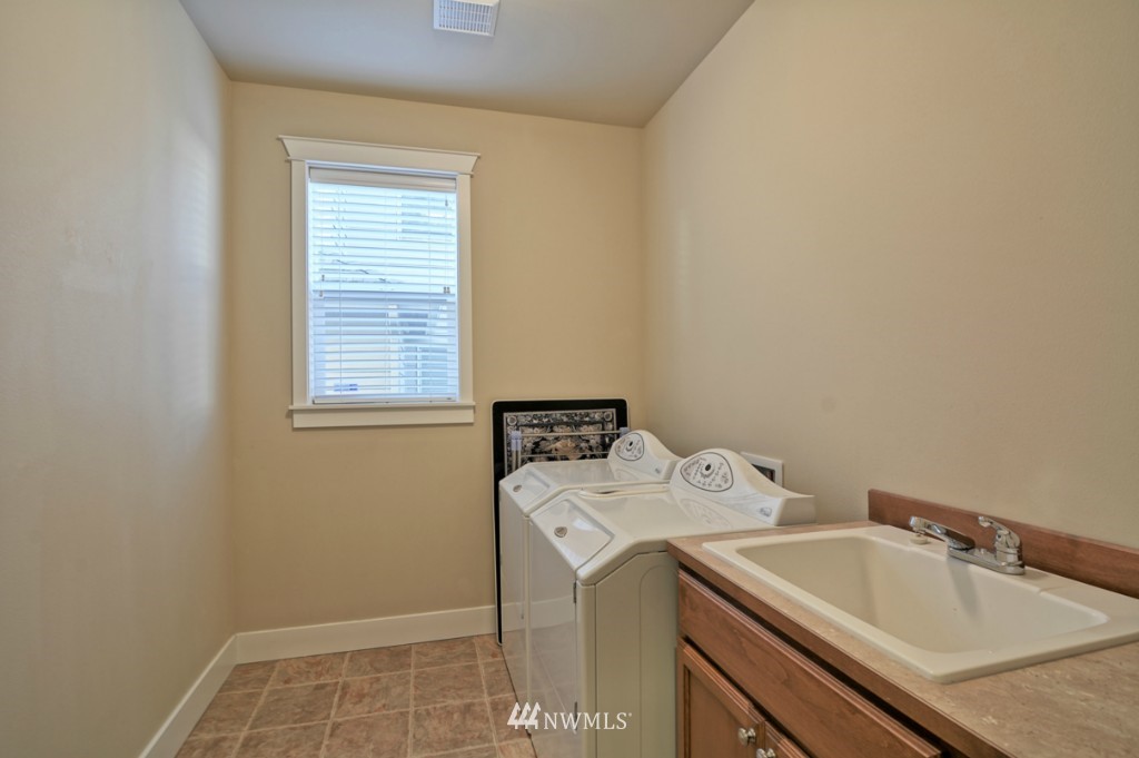 3811 186th Place Southeast Bothell, WA 98012 - Photo 24 of 25 Gallery Image 24