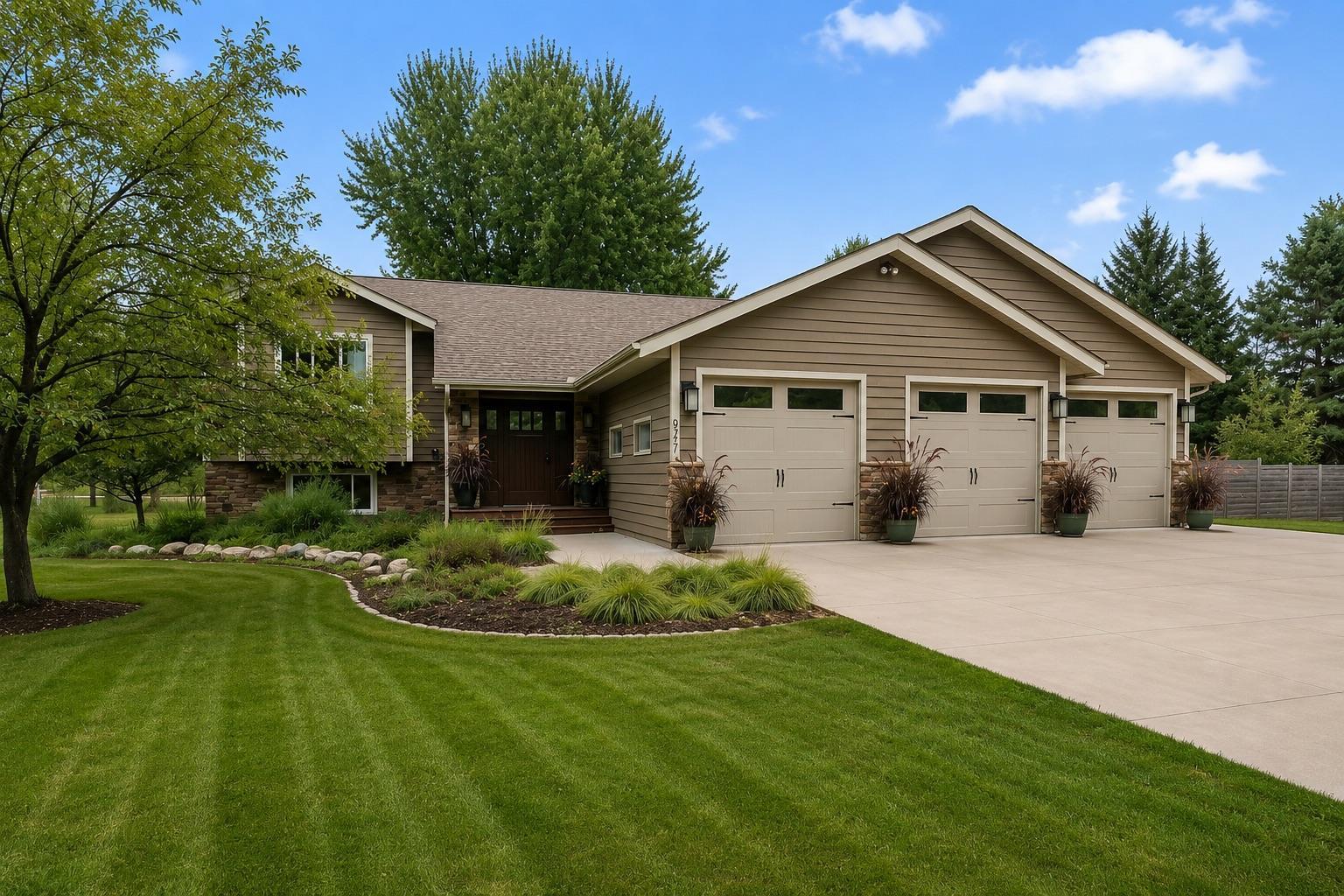 947 Sherman Road Hudson, WI 54016 - Photo 2 of 49 Gallery Image 2