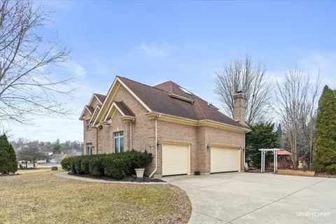 $709,900 | 39W796 Dairyherd Lane, St. Charles, IL 60175