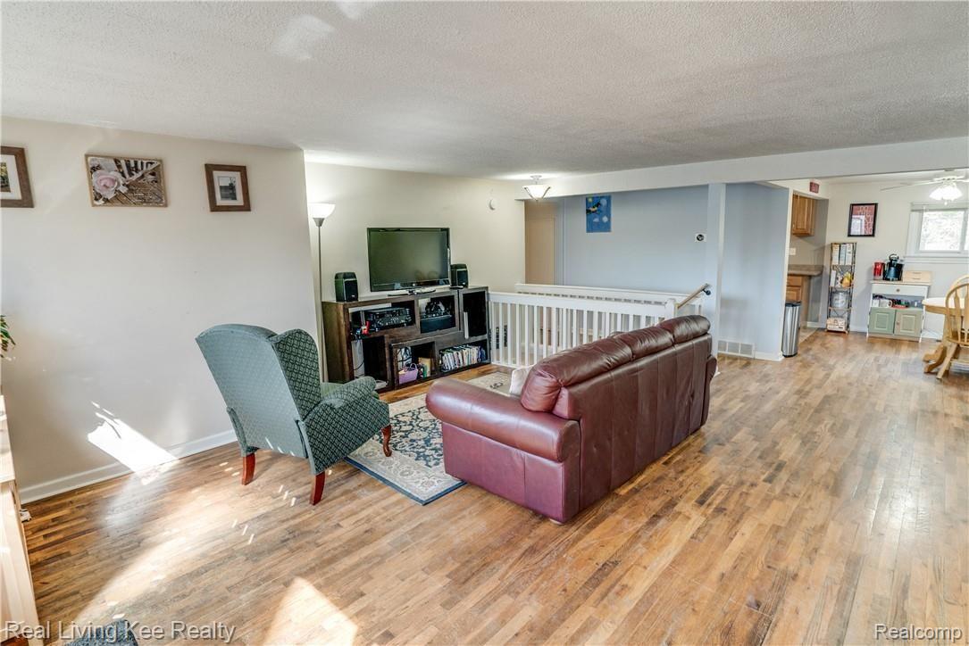 140 Indianside Road Oakland, MI 48363 - Photo 60 of 62 Interiors (39 of 41).jpg