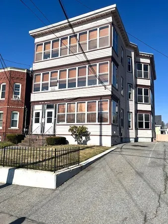 $1,450 | 102-104 4th Avenue, Unit 2R, Lowell, MA 01854